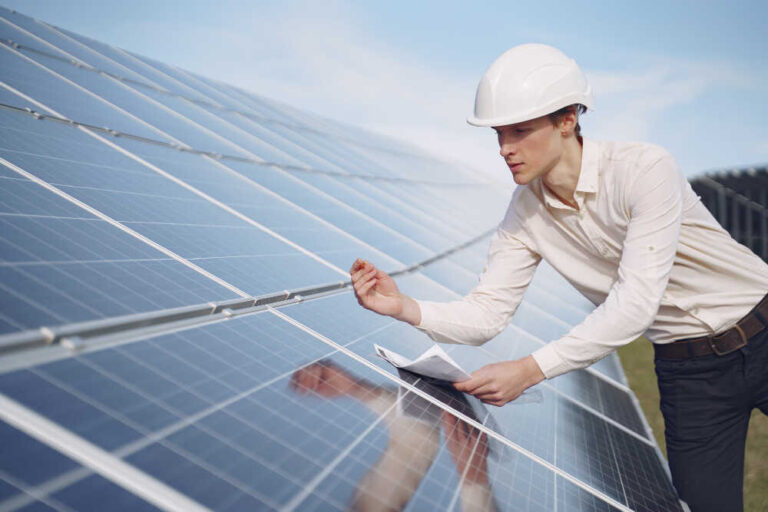 Jak przygotować instalację elektryczną pod panele słoneczne? 1 Panele_fotowoltaiczne